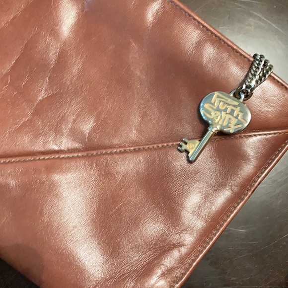 Ruth Saltz Collection Vintage 1970s Large Zip Clutch in Soft Cocoa Leather - Picture 2 of 5